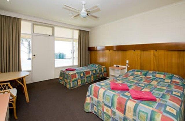 Barmera Lake Resort Motel Стая снимка
